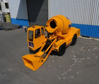 Self-Loading Concrete Mixer