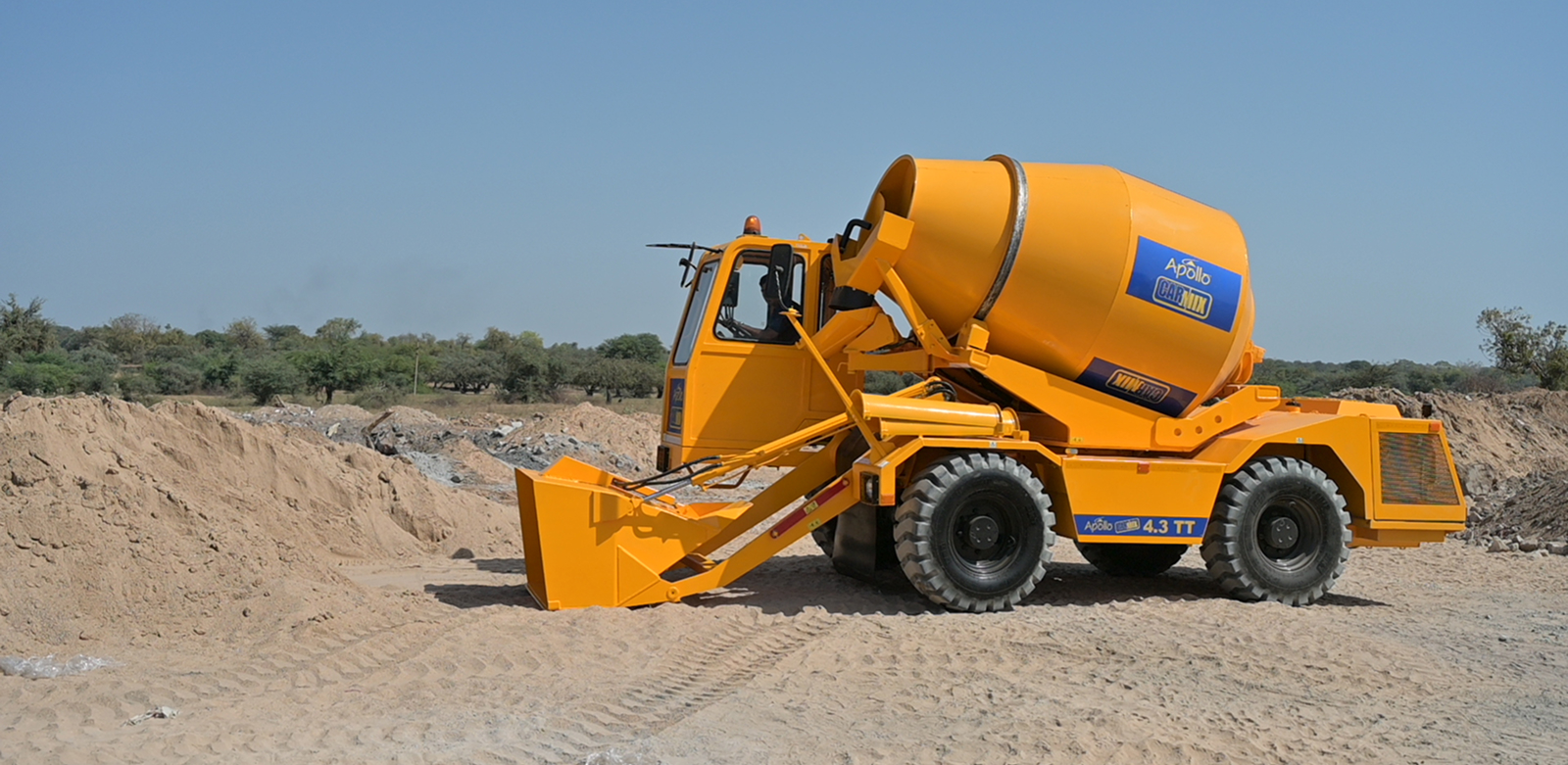 Self Loading Mixer