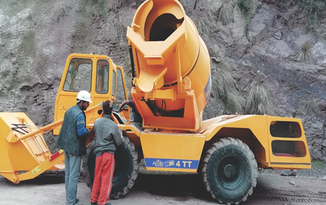 mining work concrete mixer equipment